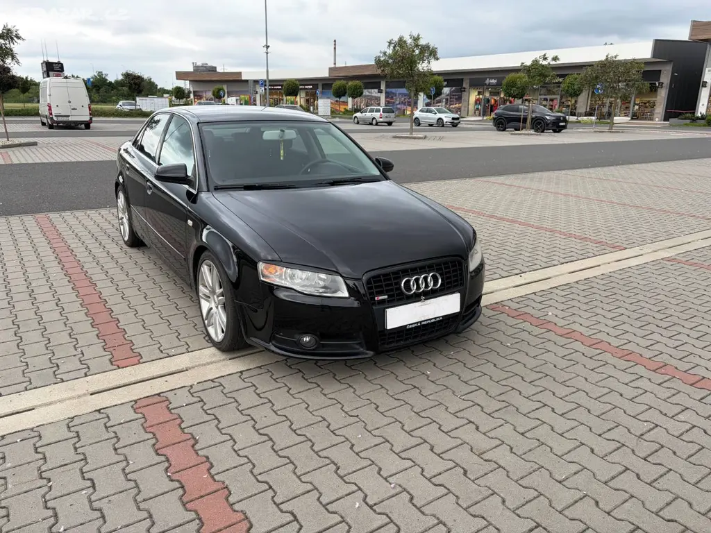 Audi A4 1.6i 75kw klima